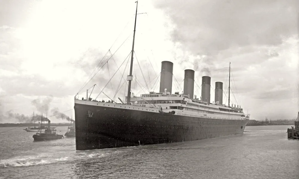 O Arquivo Nacional brit&acirc;nico disponibiliza uma fotografia hist&oacute;rica do navio, al&eacute;m de documentos relacionados &agrave; investiga&ccedil;&atilde;o do naufr&aacute;gio.